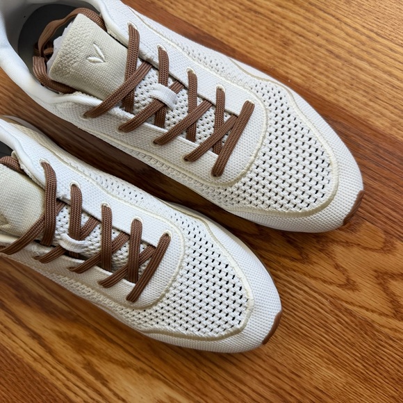 Vivaia Unisex Slip-On Mesh Sneakers (Allday) - Picture 4 of 8